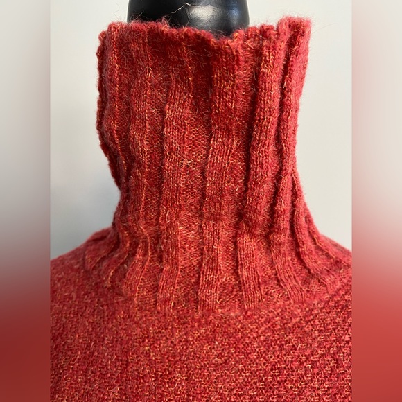 Beautiful cropped turtleneck sweater - Picture 4 of 12